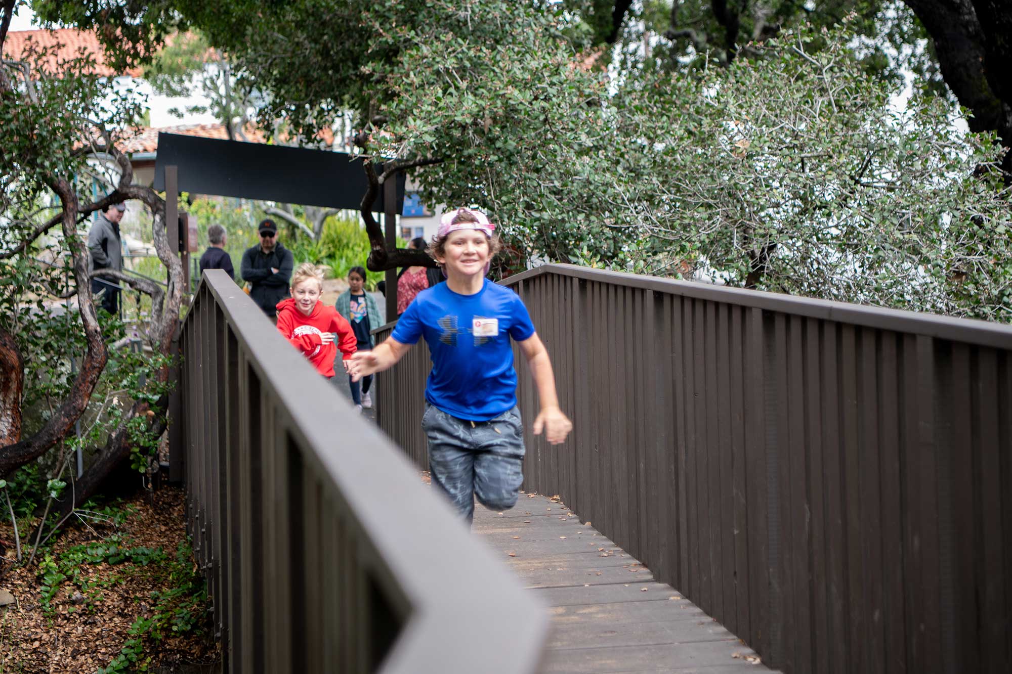 Kids on SB Museum of Natural History bridge